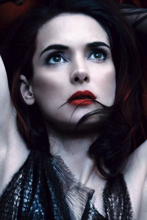 img-winona-ryder-10_191629393073.jpg