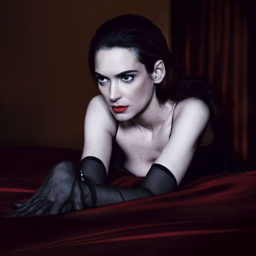 img-winona-ryder-6_191528875843.jpg