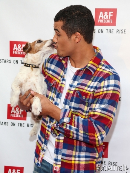 abercrombie-fitch-stars-on-rise-07122013-30-435x580.jpg