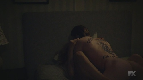 SoA_6x01__Charlie_Hunnam___000139_14-08-57_.JPG