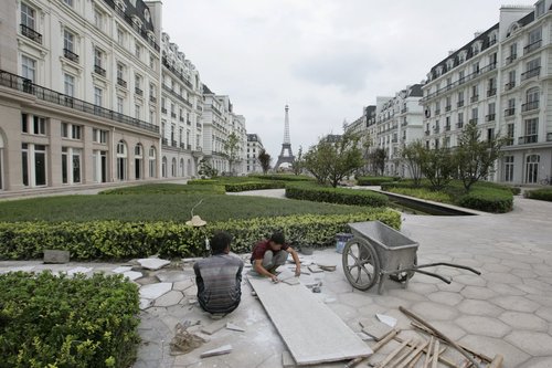 the-town-was-designed-to-accommodate-10000-people.jpg