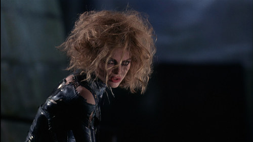 Batman-returns-catwoman-michelle-pfeiffer.jpg