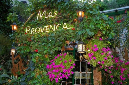 Mas-Provencal-restaurant4-550x365.jpg
