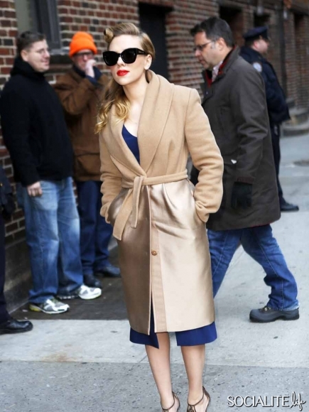 scarlett-johansson-fashion-01082014-04-435x580.jpg