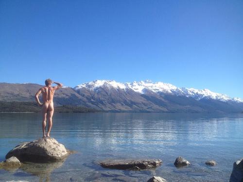 Gus_Kenworthy_in_New_Zealand_naked_Butt_BTTEAXVCUAA.jpg