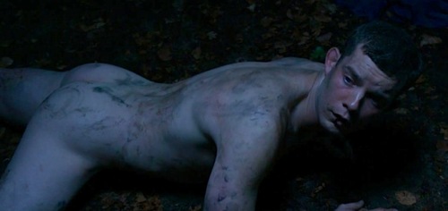 russell-tovey-shirtless-5.jpg