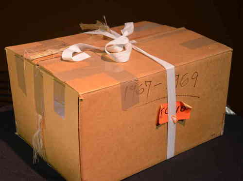 warhol time capsule-2315c7ddd717ab259e5a5f9476376243a1953041-s6-c30.jpg