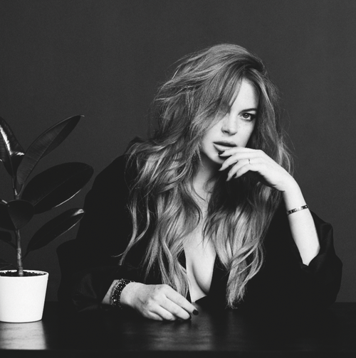 Lindsay-Lohan-Wonderland-Magazine-42.png