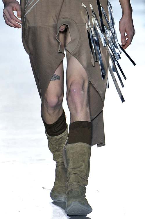 rick-owens-put-flaccid-penises-on-the-runway-a-paris-fashion-week-456-body-image-1421962250.jpeg