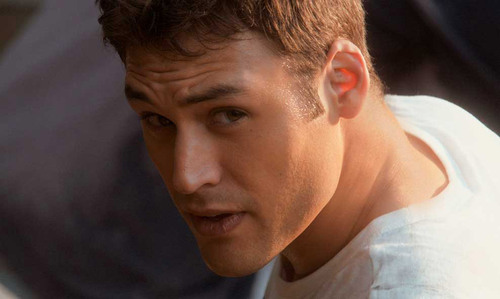 the-boy-next-door-ryan-guzman.jpg