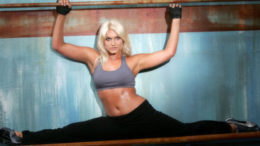 brookehogan-splits-thumb.jpg