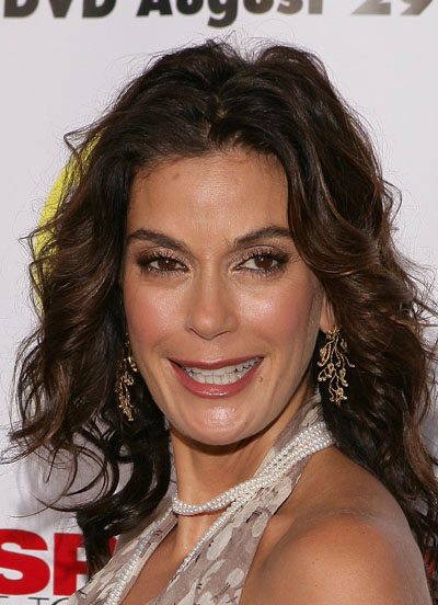 teri-hatcher-goofy.jpg