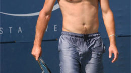andy-roddick-shirtless-bent.jpg