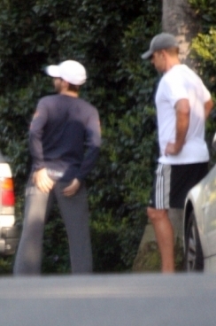 ryan-seacrest-jogging01.jpg