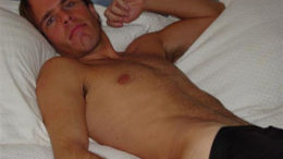 perez-hilton-shirtless-thumb.jpg