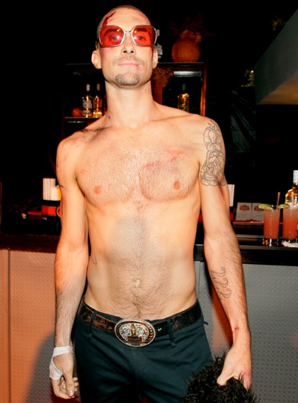 adam-levine-shirtless.jpg