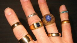 gold-ring-hand.jpg