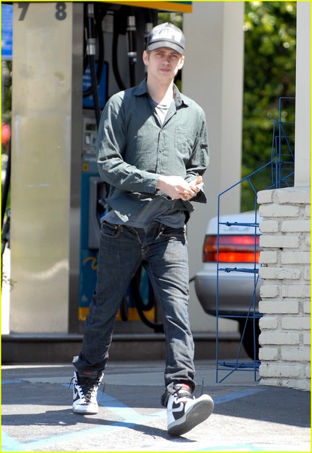 hayden-christensen-xyz-08-thumb.jpg