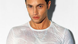 penn-badgley-wet.jpg