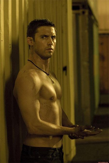 miloventimigliashirtless-thumb.jpg