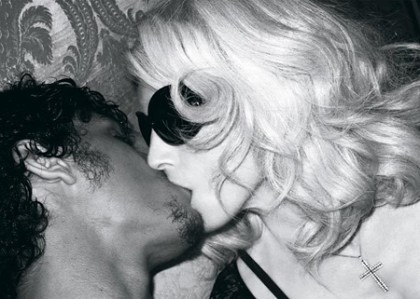 madonna-jesus-kiss.jpg