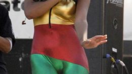 solange-cameltoe-thumb.jpg