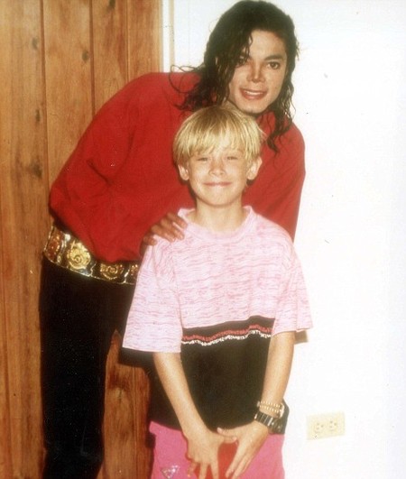 macaulay-culkin-michael-jackson-thumb.jpg