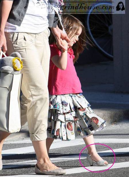 suri-cruise-heels-thumb-450x619-66.jpg