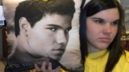taylor-lautner-pillow.png