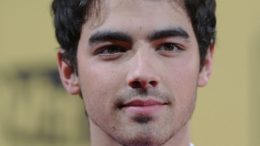 joe-jonas-portrait-2010-thumb-500x642-3588.jpg