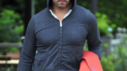 jeremy-piven-package-01112011-lead.jpg