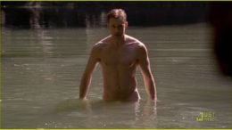 alexander-skarsgard-joe-manganiello-true-blood-shirtless-01-thumb-500x279-5223.jpg