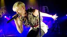 robyn-performance-thumb-500x312-6203.jpg