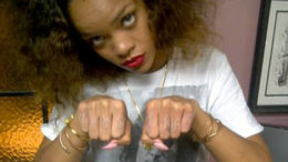 0125-rhianna-thuglife-1-thumb-500x493-6405.jpg