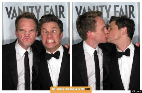 o-NEIL-PATRICK-HARRIS-KISSING-DAVID-BURTKA-570-thumb-500x328-6733.jpg