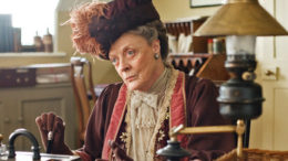 Violet-Dowager-Countess-of-Grantham-downton-abbey-15932799-570-364-thumb-500x319-7004.jpg