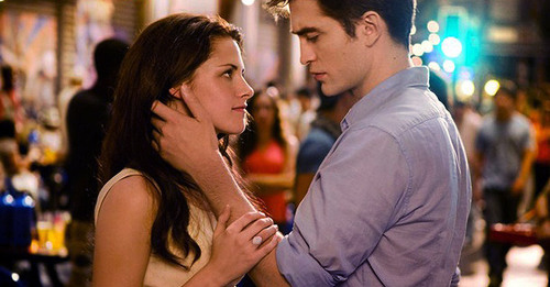 kristen-stewart-and-robter-pattinson-6701-thumb-500x261-8072.jpg