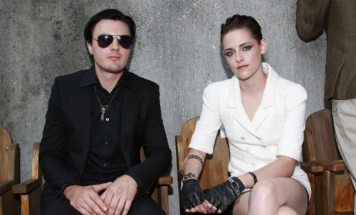 kristen-stewart-michael-pitt-500x303.jpg