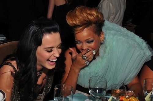 rihanna-and-katy-perry-thumb-500x331-14647.jpg
