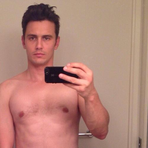 James-Franco-selfie-thumb-500x500-15771.jpg