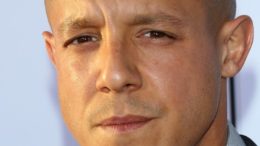 theo-rossi-premiere-sons-of-anarchy-season-six-01-thumb-500x721-20850.jpg