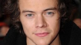 harry-styles-thumb-500x769-22557.jpg