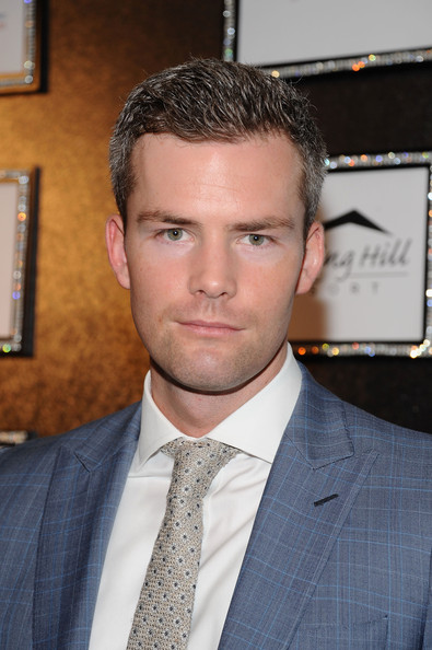 Ryan2BSerhant2BMBFW2BGBK2BB2BSparkling2BResort2BLounge2BHxUM3TGXtnCl-thumb-500x751-25437.jpg