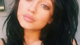 kylie-jenners-rumored-lip-injections-spark-talk-thumb-500x563-25595.jpg