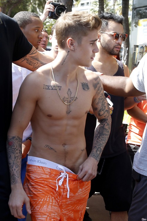 justin-bieber-pubes