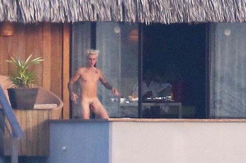 Justin Bieber nude in Bora Bora