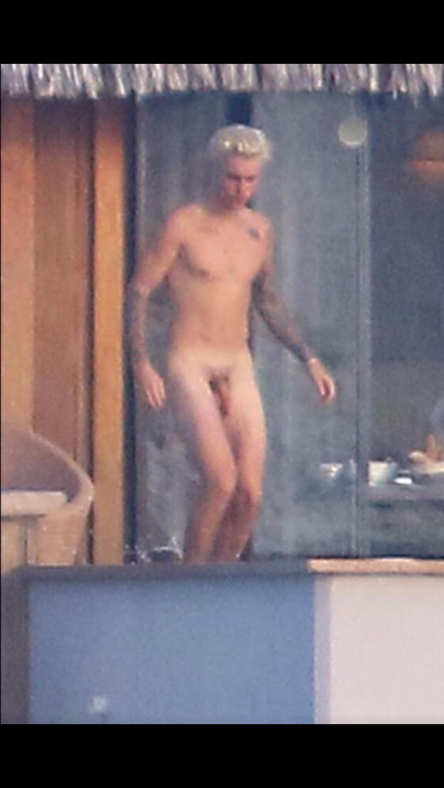 Justin Bieber nude in Bora Bora