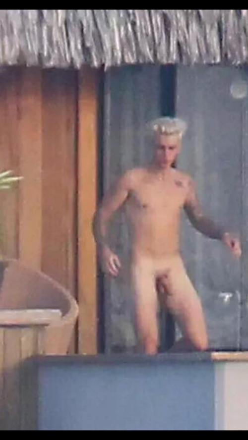 Justin Bieber nude in Bora Bora