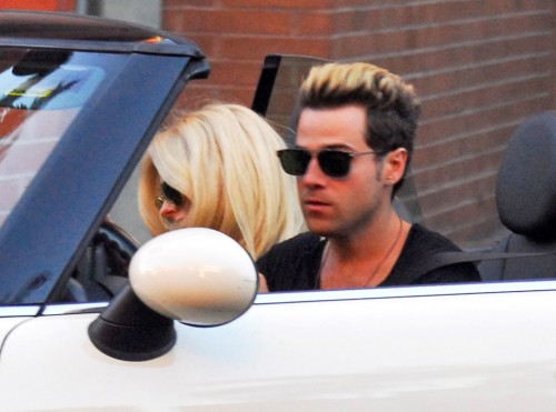 rs_1024x759-151117194114-1024.Avril-Lavigne-Ryan-Cabrera-Beverly-Hills.1.ms.111715