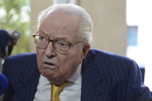 Jean-Marie-Le-Pen-ex-president-du-Front-National-FN-le-16-octobre-2015_exact1024x768_l